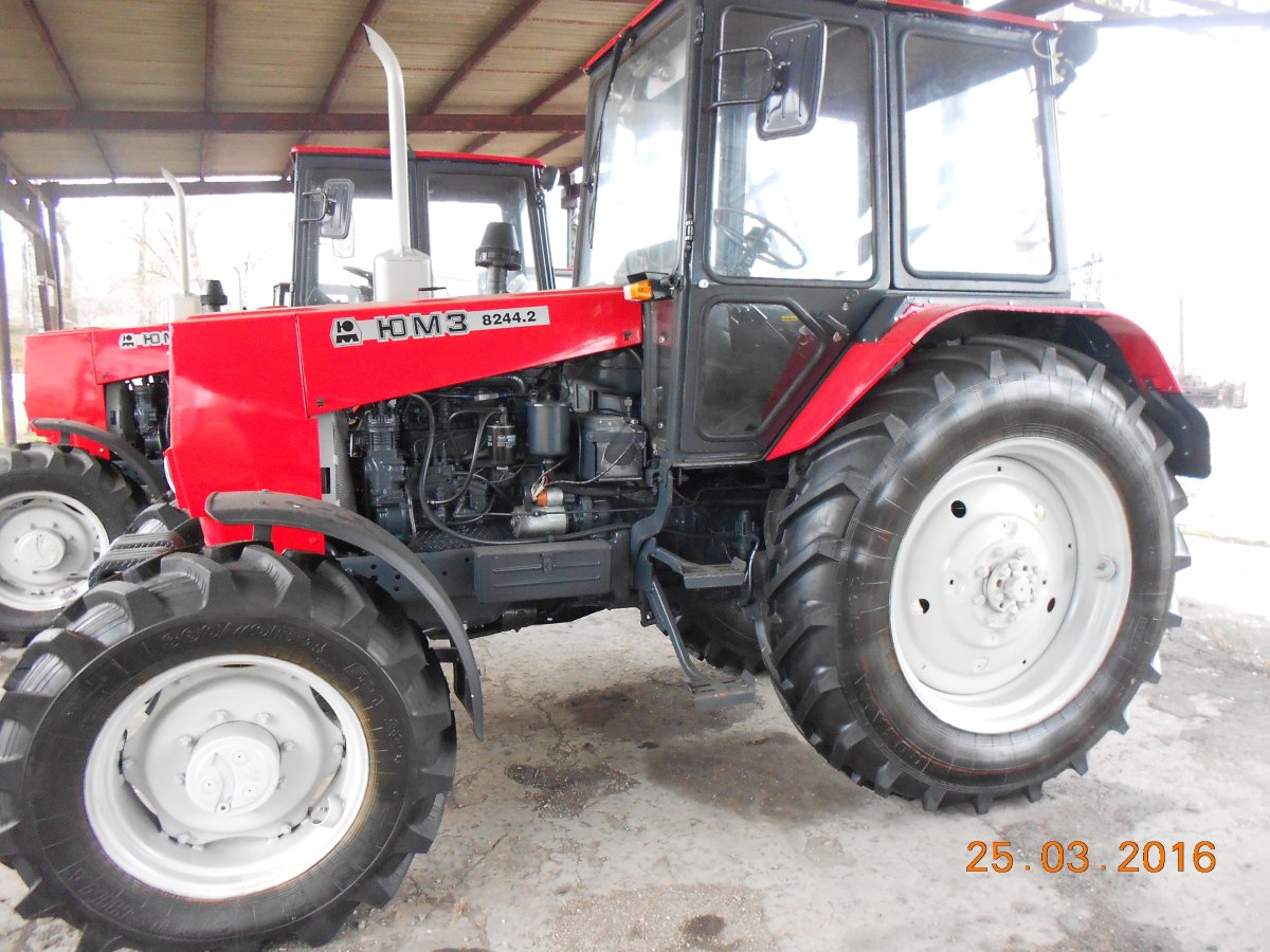 Трактор ЮМЗ 8244