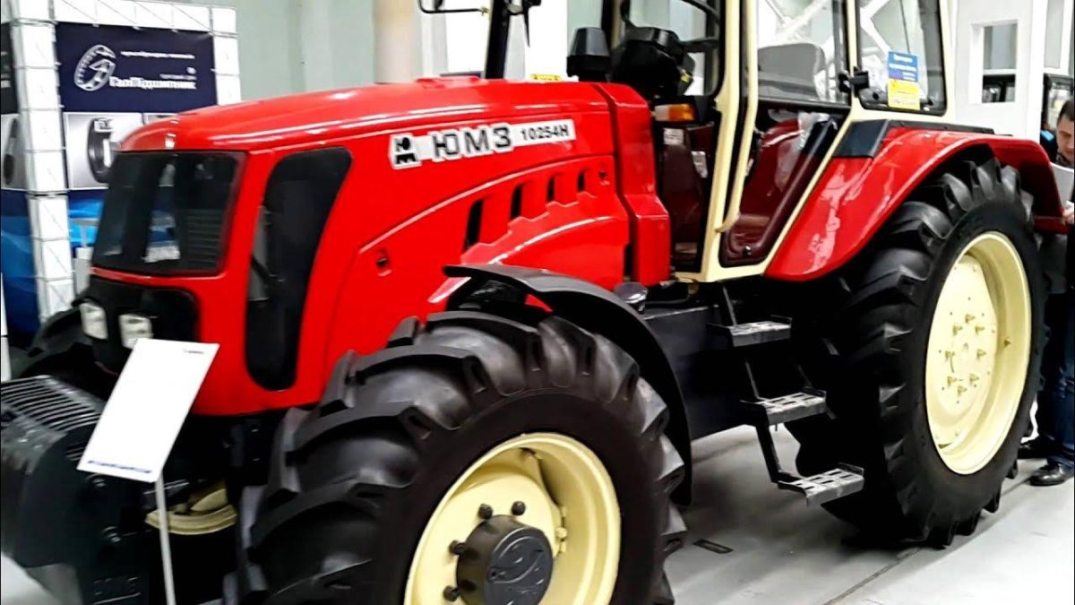 Трактор ЮМЗ 8244.2