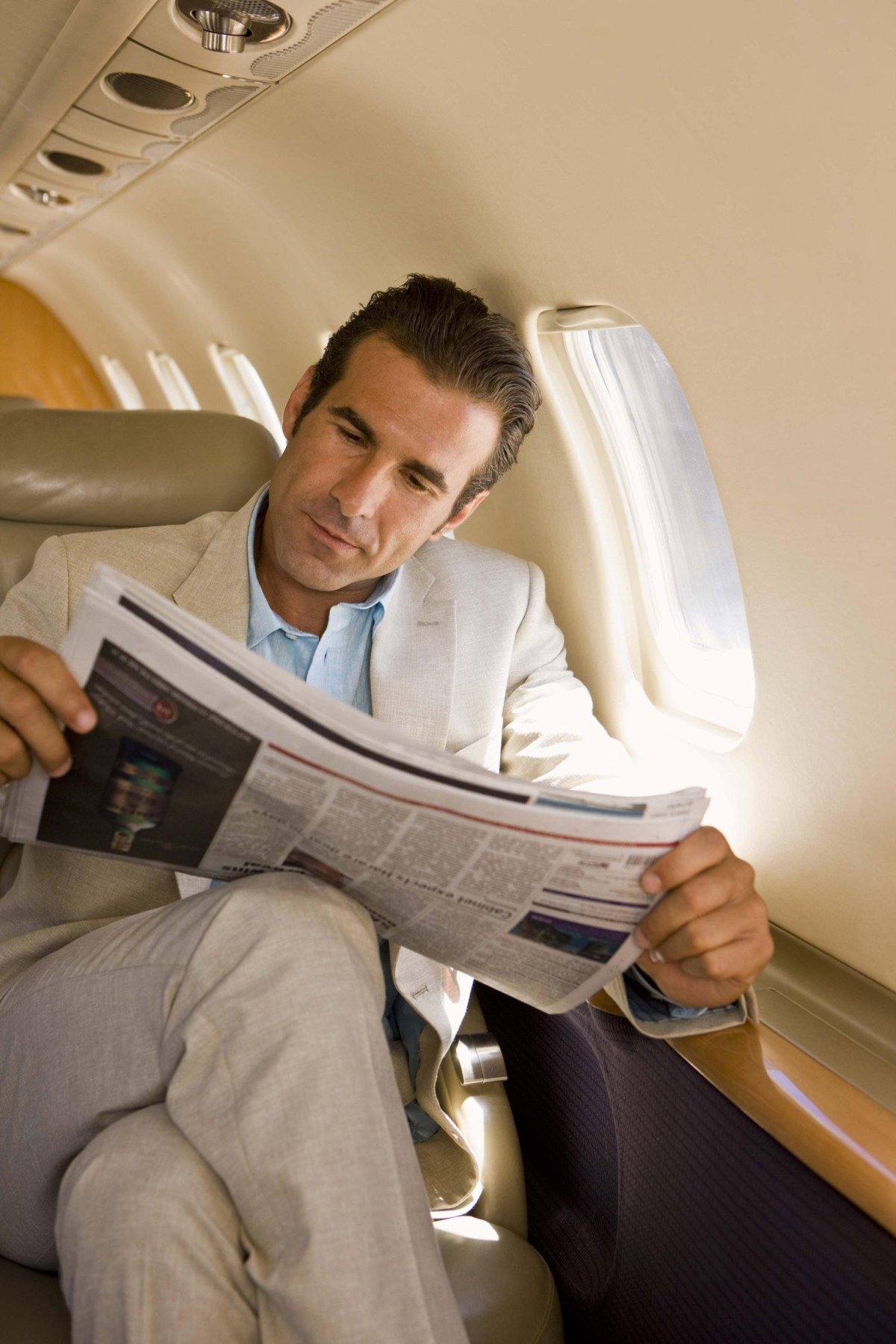 Мужчина в самолете