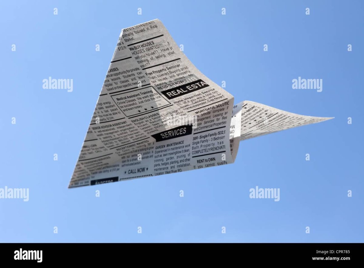 Самолет из газеты