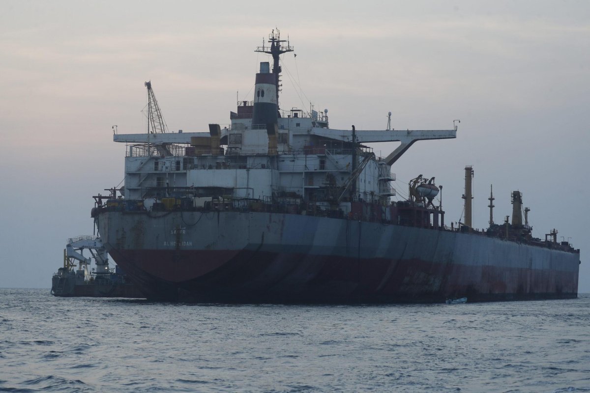 Хуситы в море