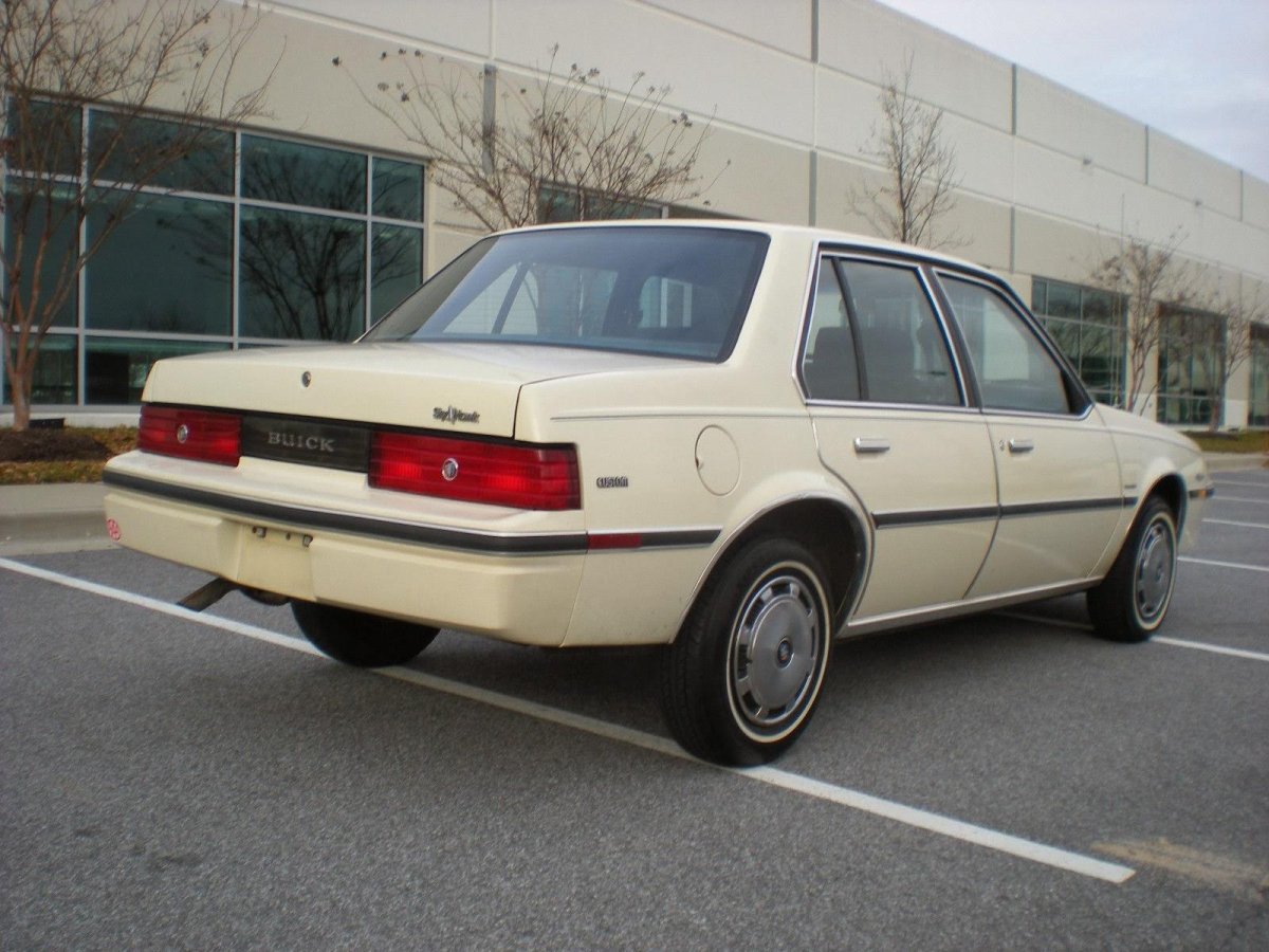 Buick Skyhawk 1984