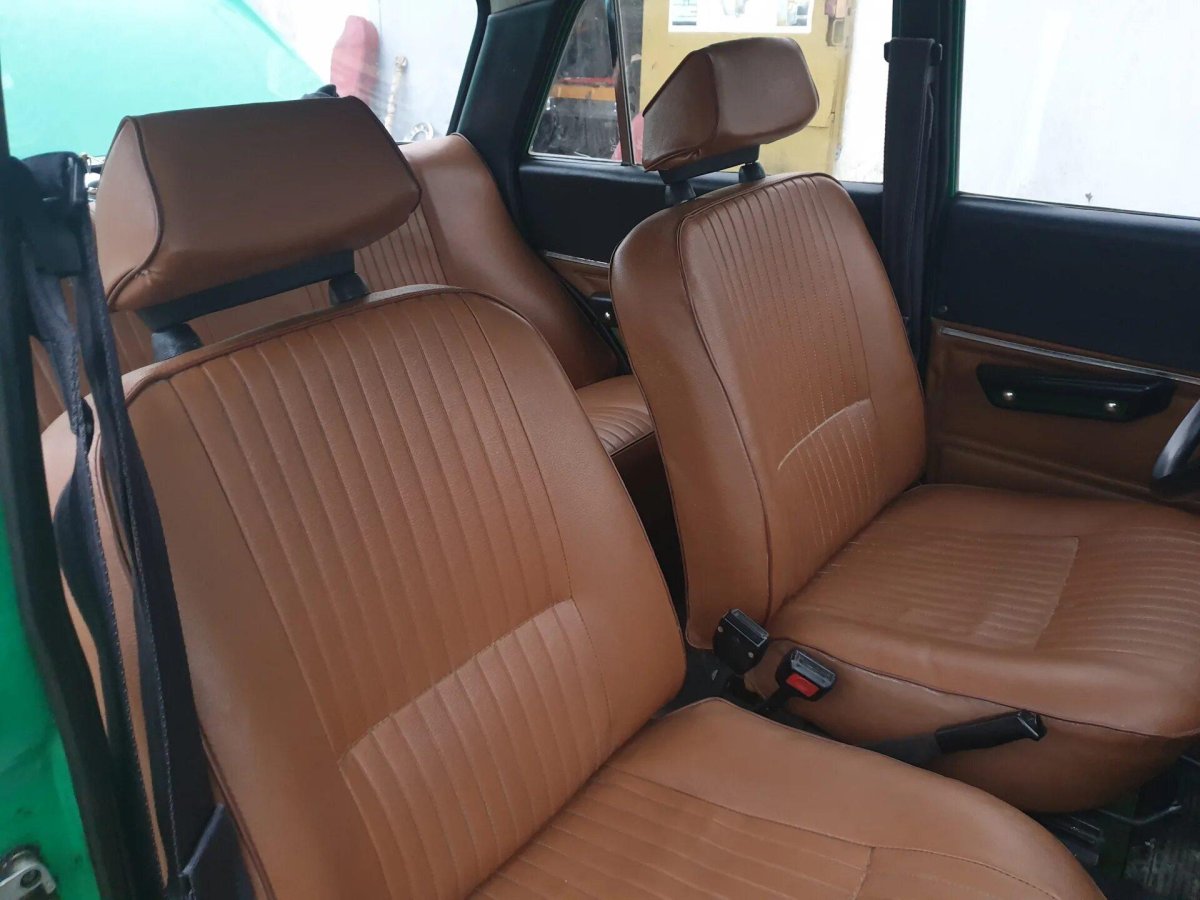 Москвич 2140 зеленый салон