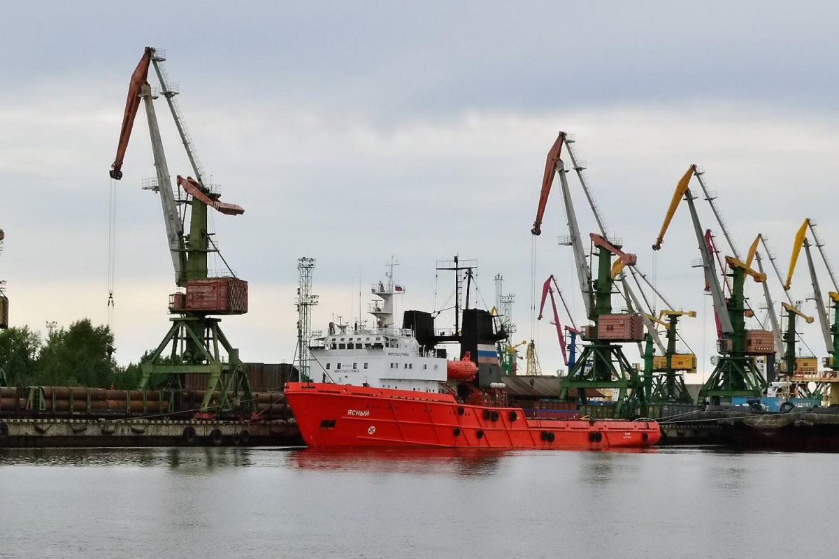 Нефтегаз Ясный судно