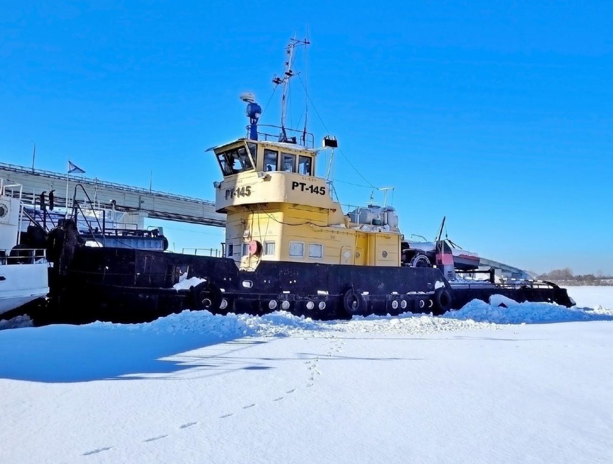 Буксир толкач РТ 690