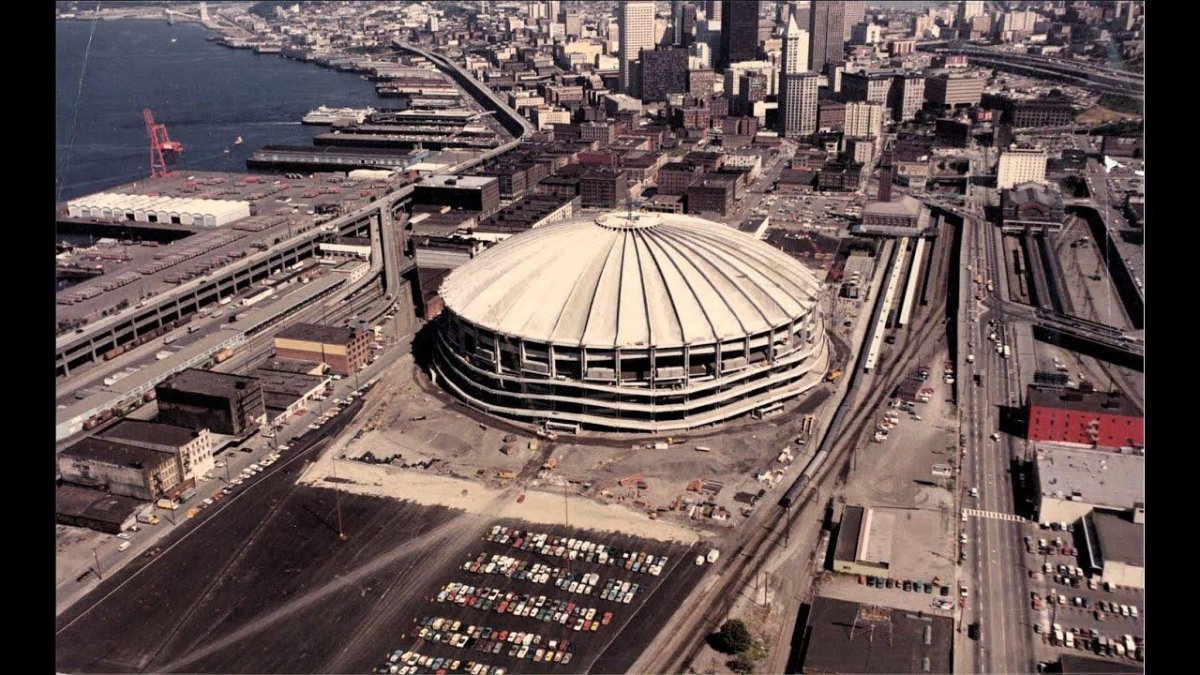 Крытый стадион в Сиэтле