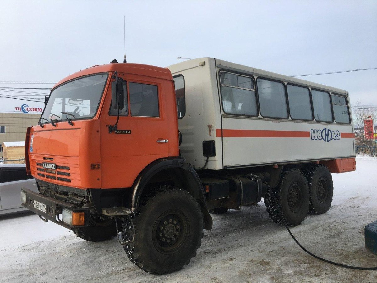 КАМАЗ 43118 вахтовка