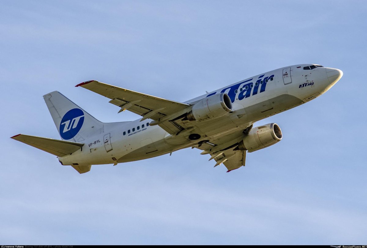 Boeing 737 UTAIR