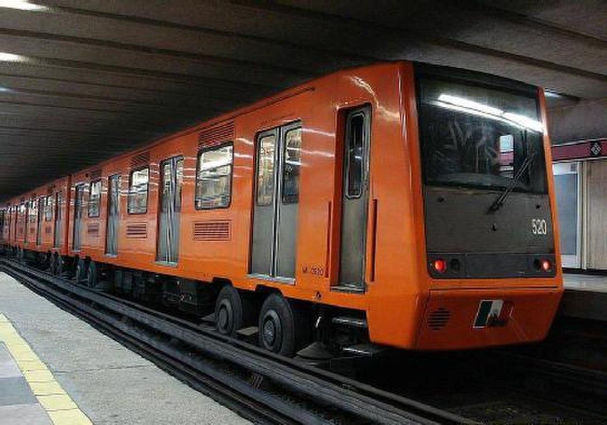 Метро в Мехико вагоны