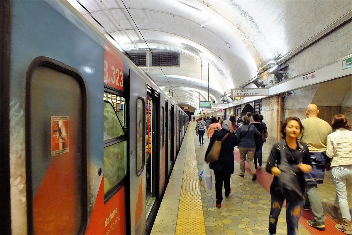 Станция Римская