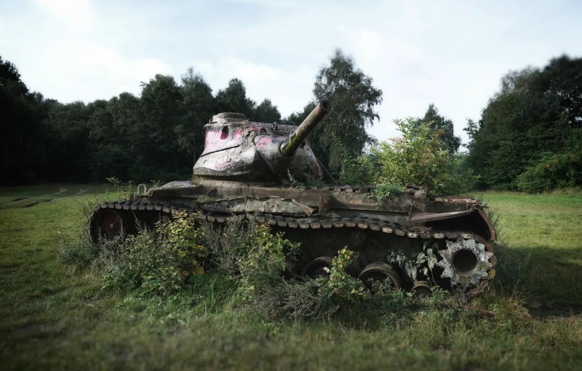 Заброшенный танк Шерман