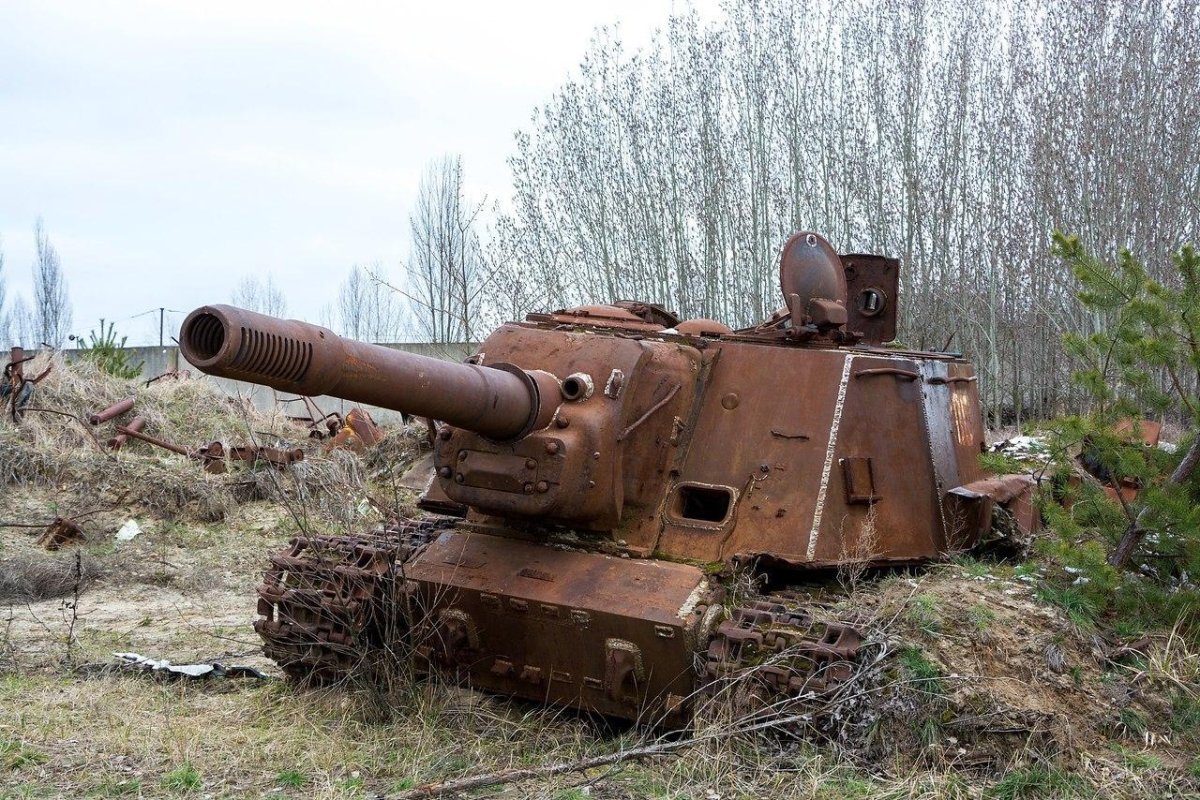 Танк зверобой ИСУ-152 В Чернобыле
