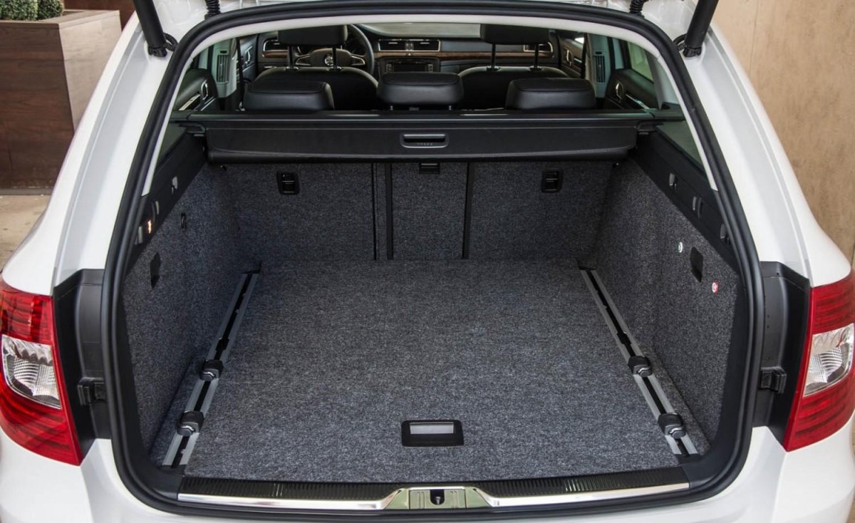 Skoda Superb Combi багажник