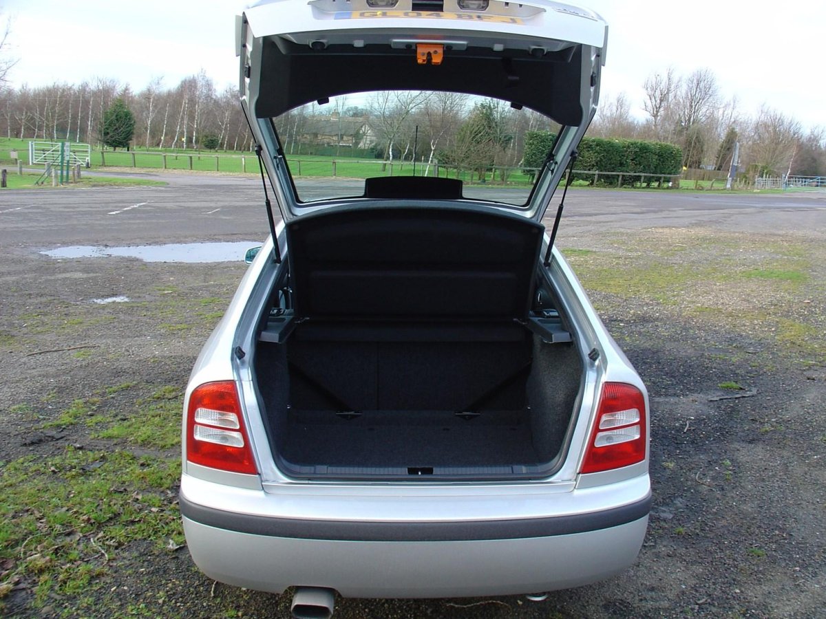 Octavia Tour 2007 багажник