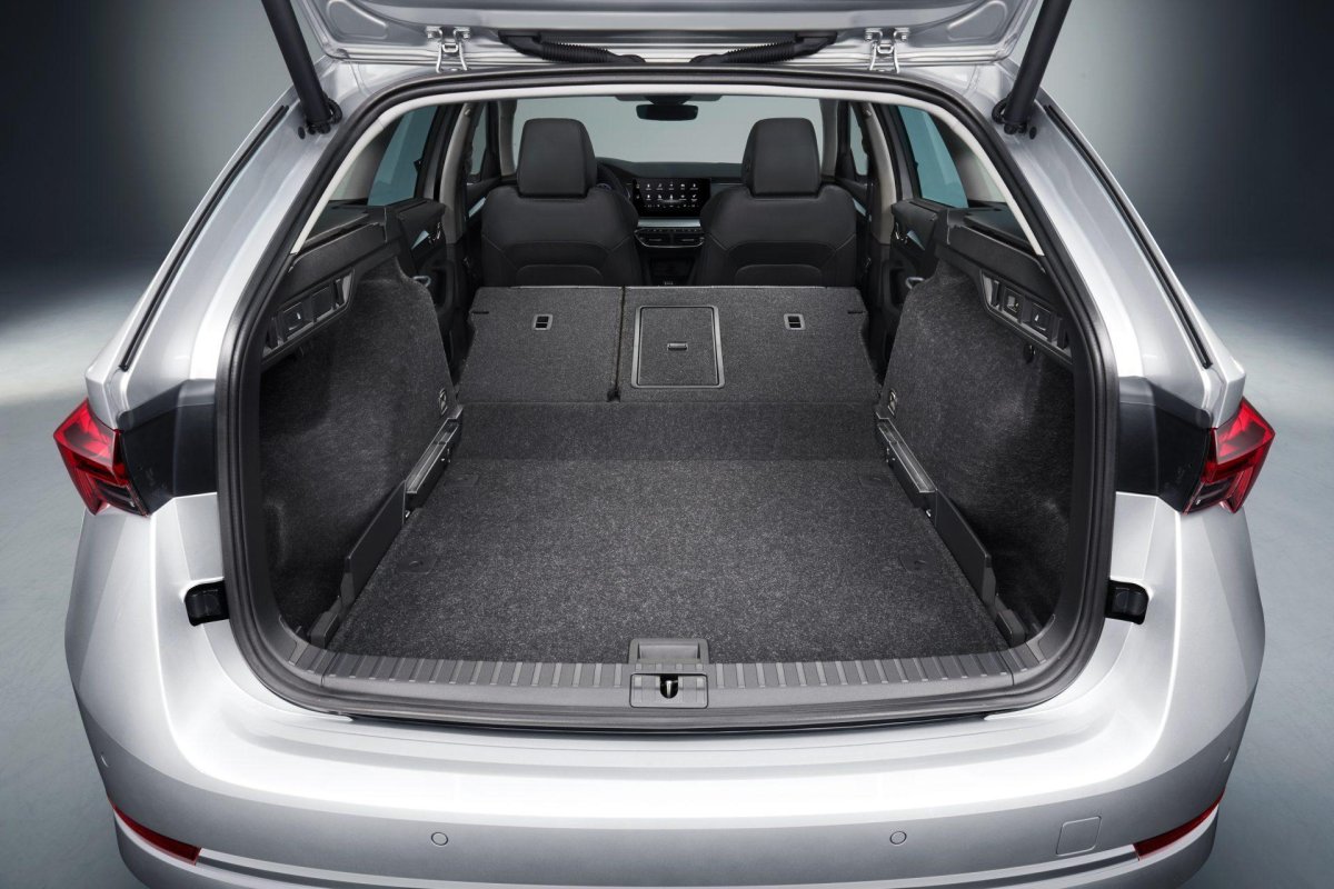 Skoda Octavia 2021 багажник