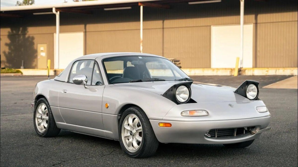 Серая машина 2000