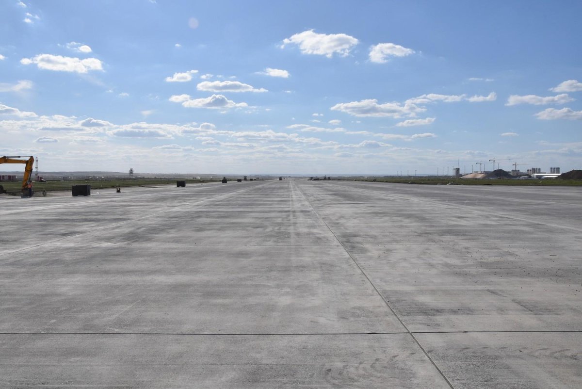 Аэродром ВПП сбоку