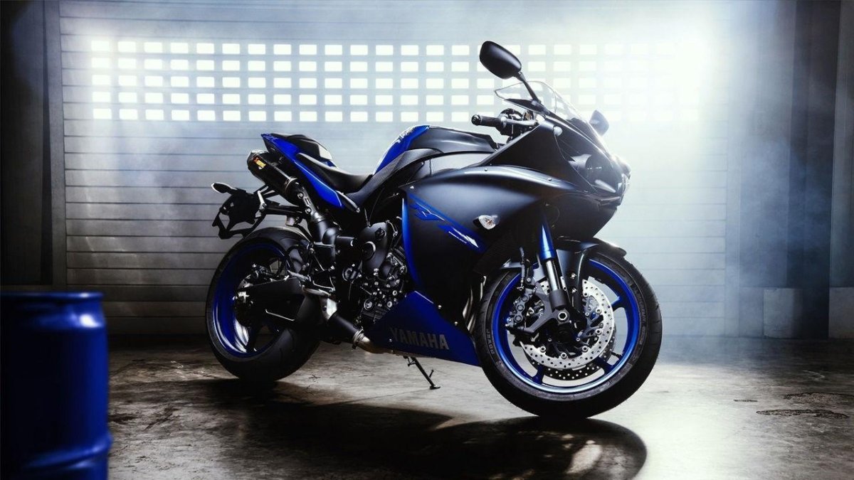 Yamaha YZF-r1 черный