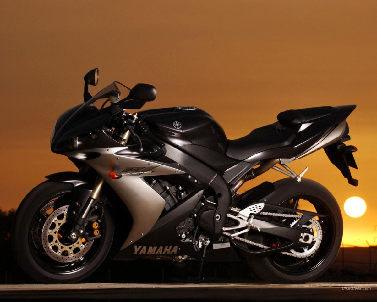 Yamaha r 1 1200