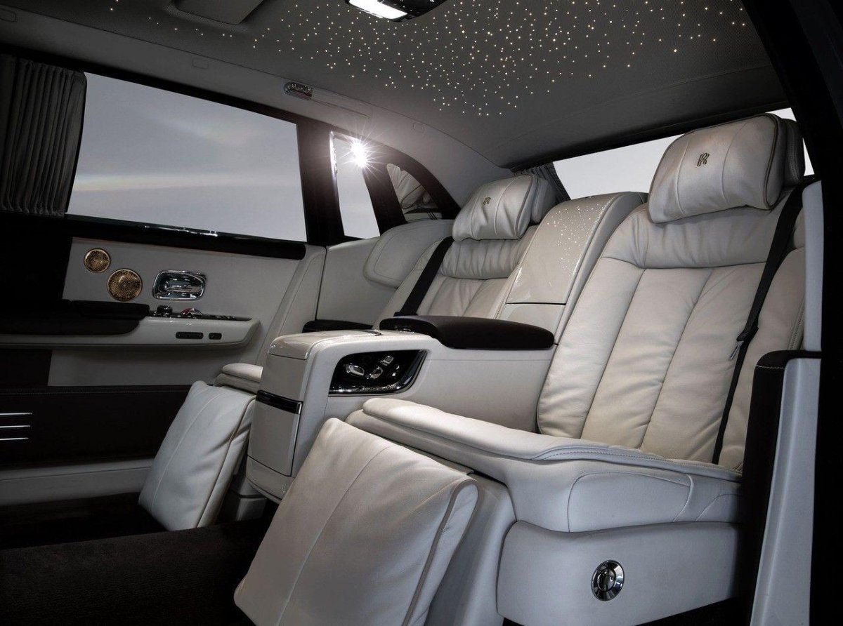 Rolls Royce Phantom 2020 салон
