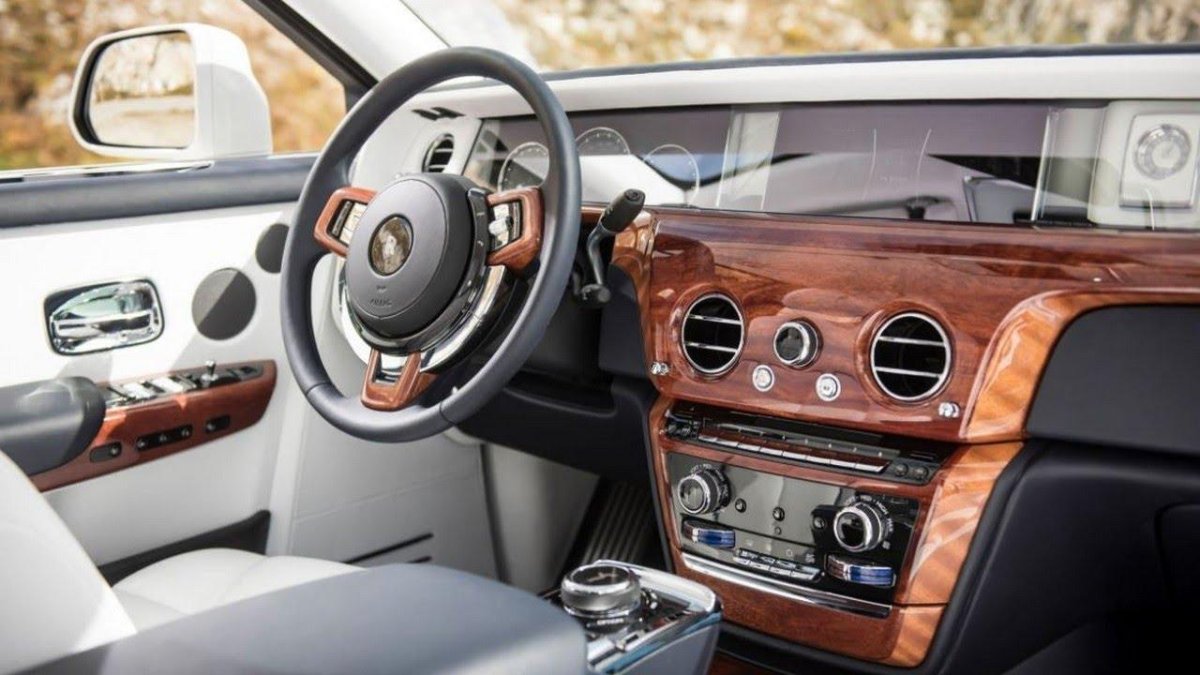Rolls Royce Phantom 2017 салон