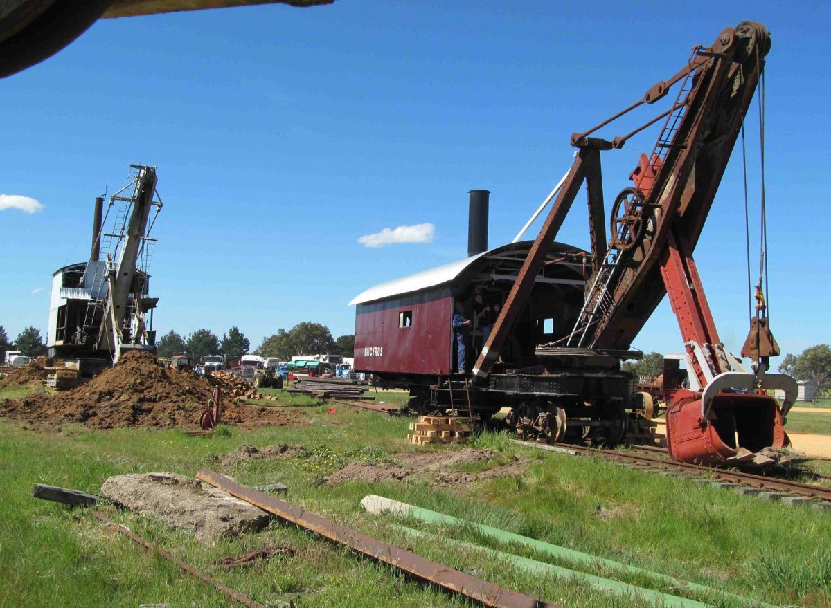 Паровой экскаватор Путиловец