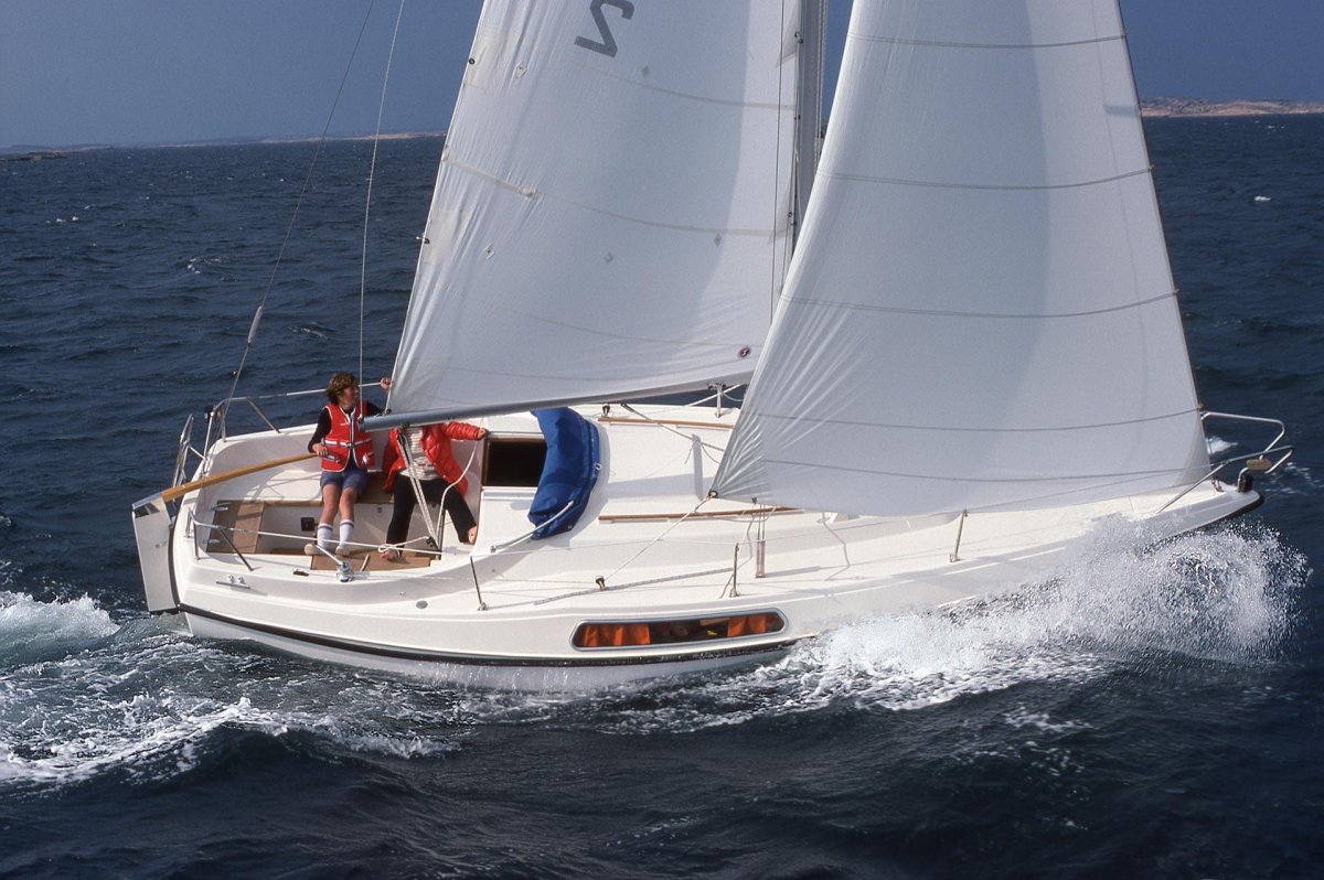 Яхта Халберг Расси 64