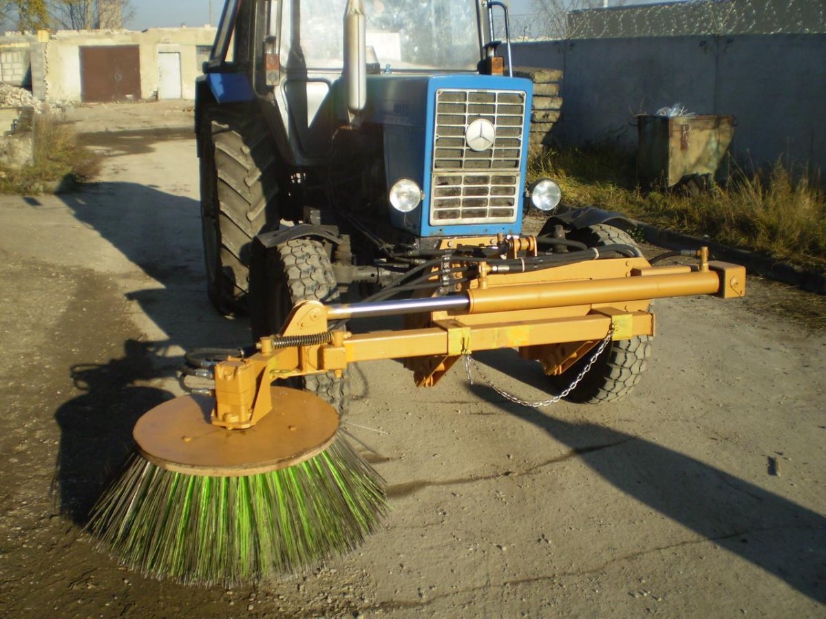 Щетка лотковая навесная бл-900