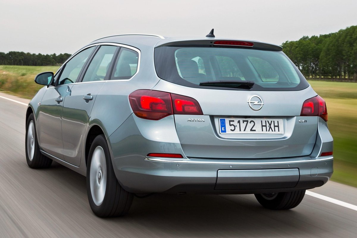 Опель Астра j 2011 универсал