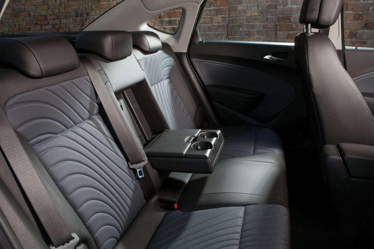 Опель Астра салон сзади