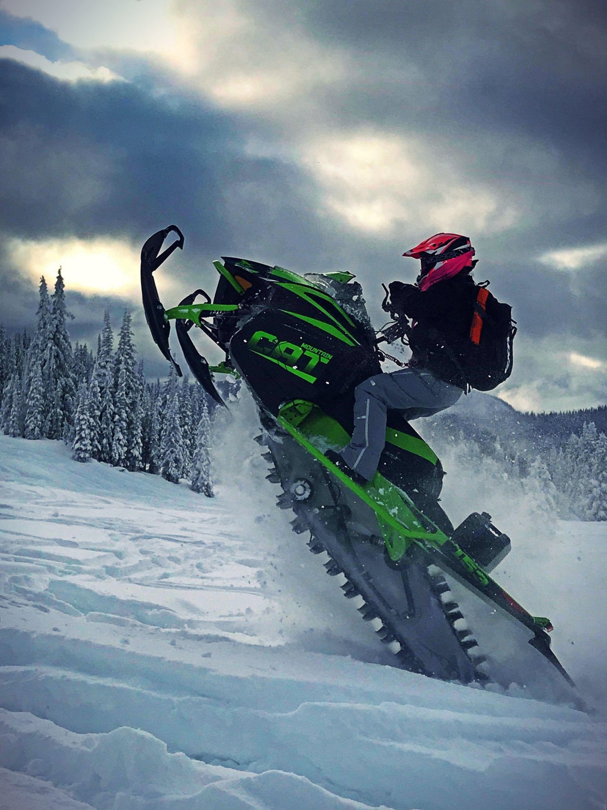 Кроссовый снегоход