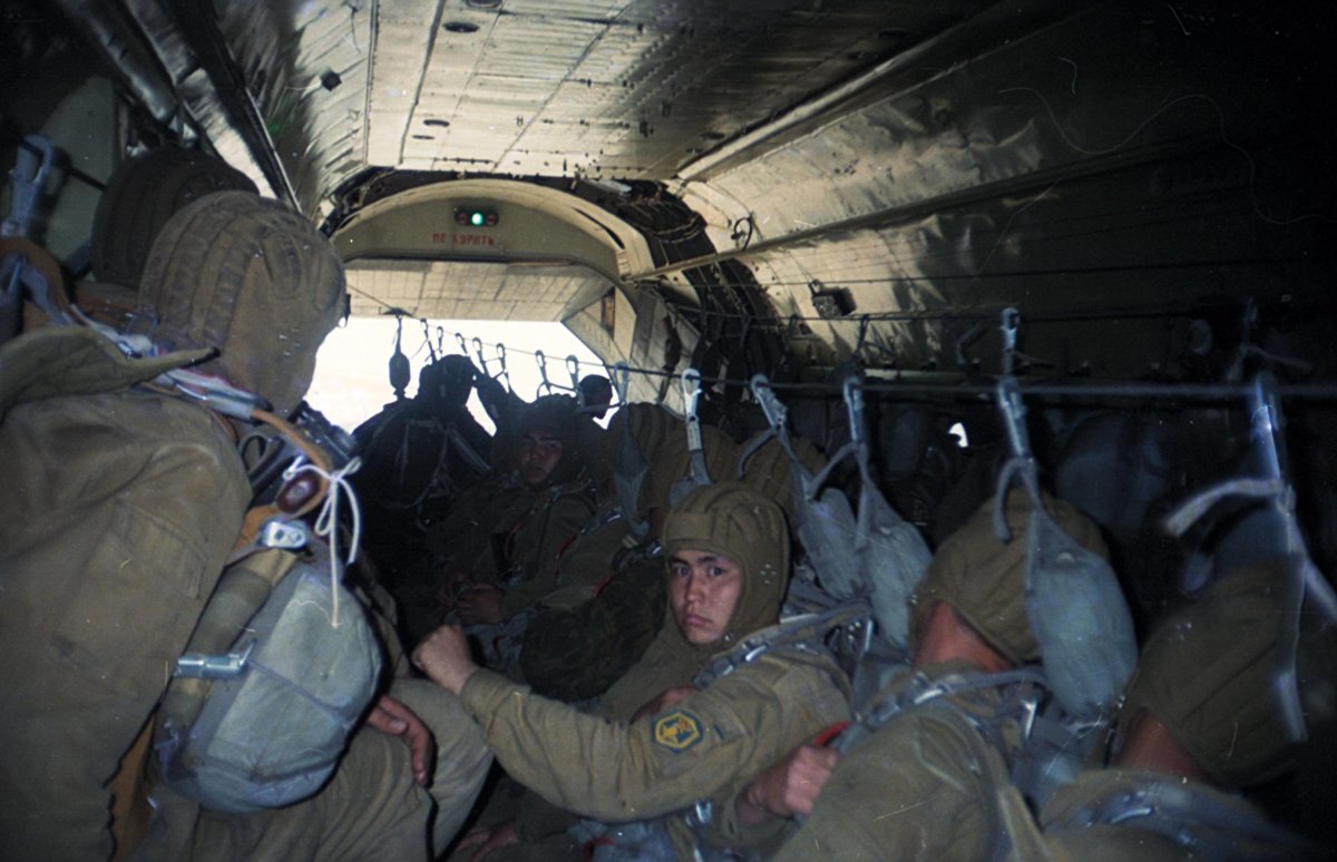 АН-12 грузовая кабина