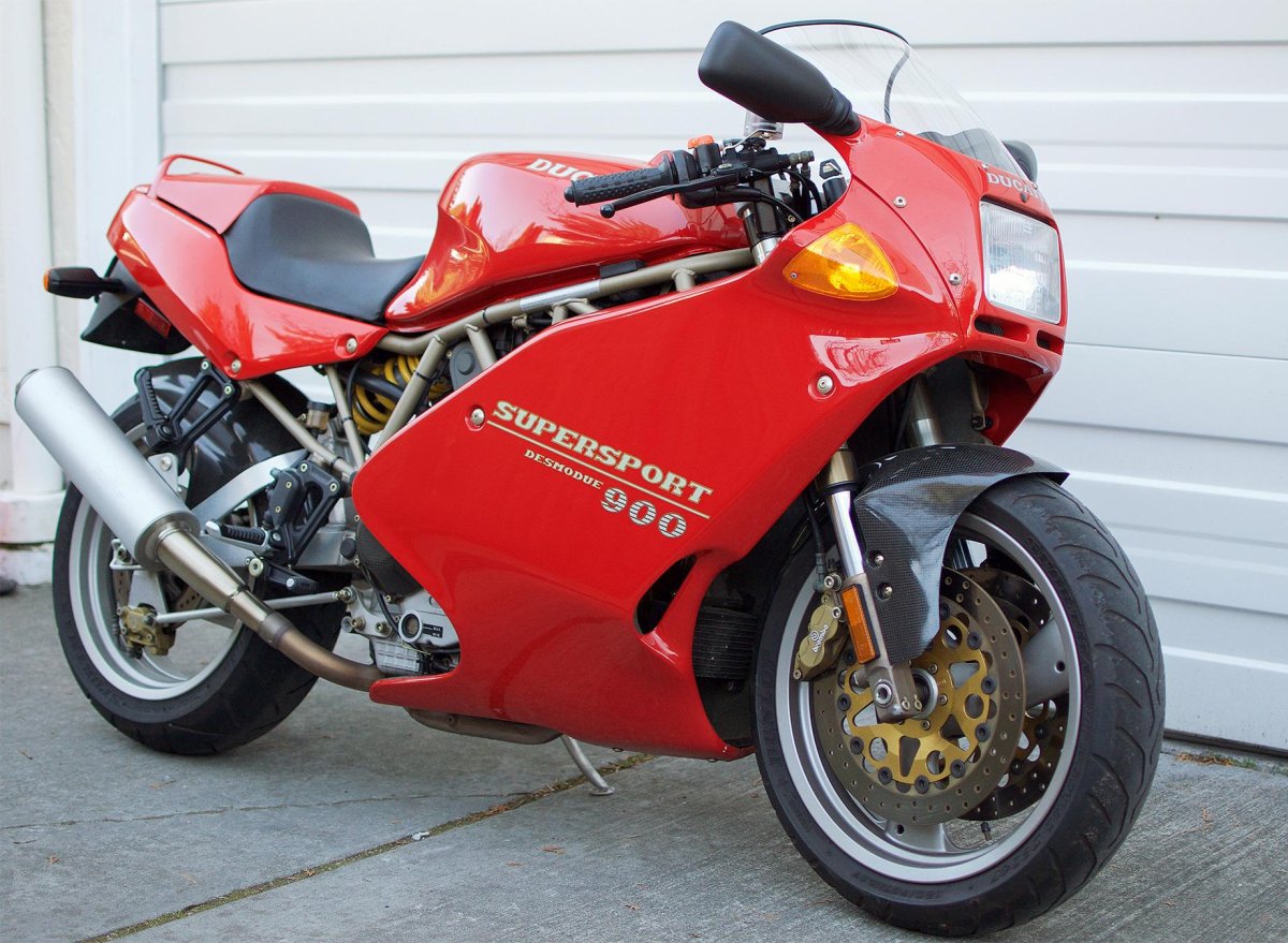 Ducati 900