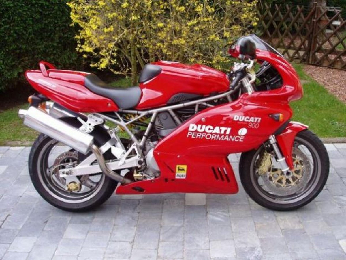 Ducati 900 Sport