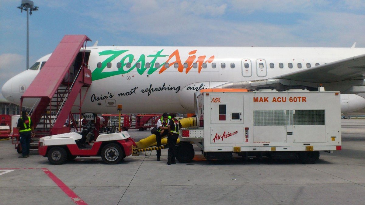 ACU У самолета