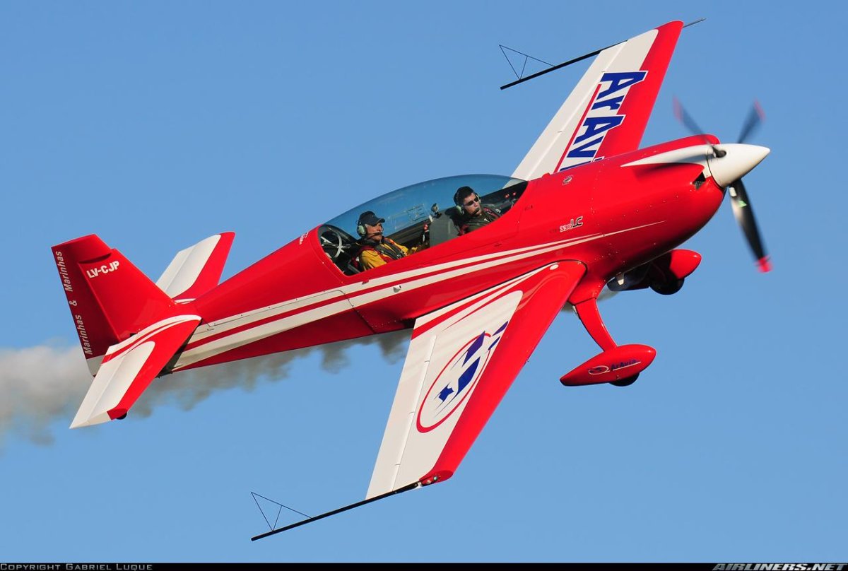 Extra 330le