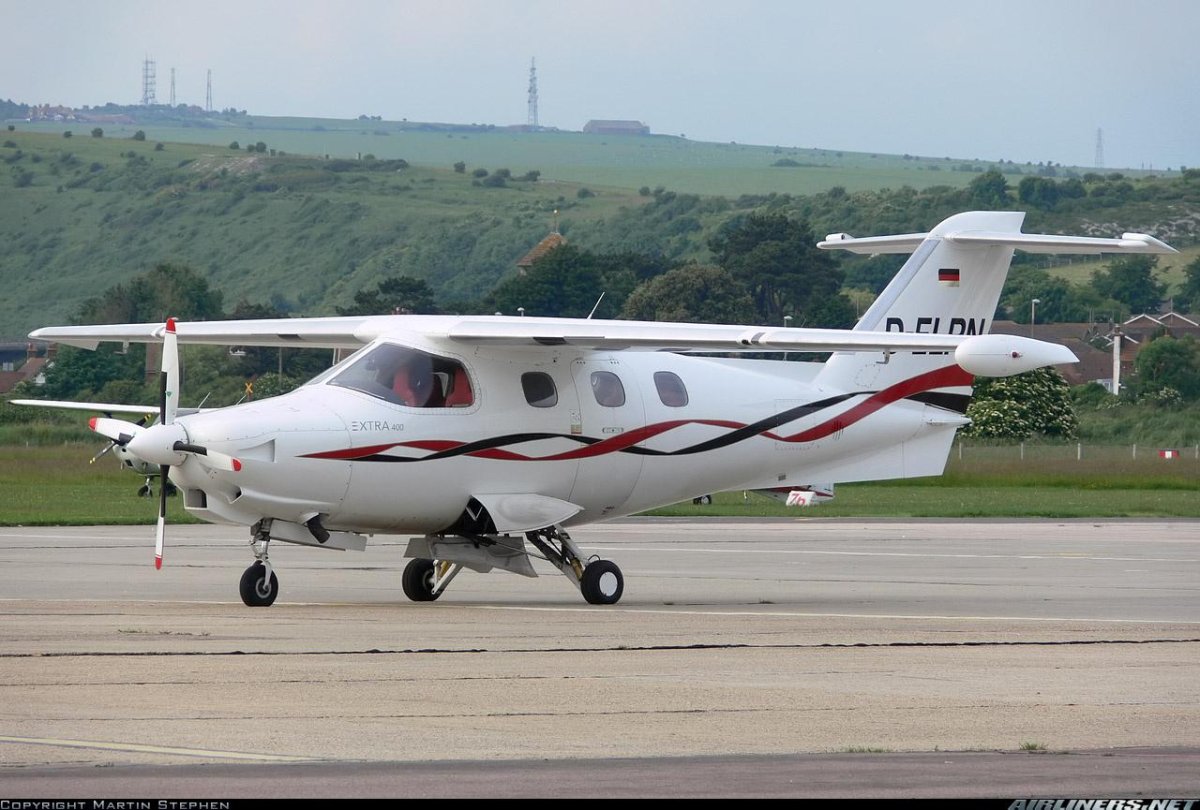Extra 400 самолет