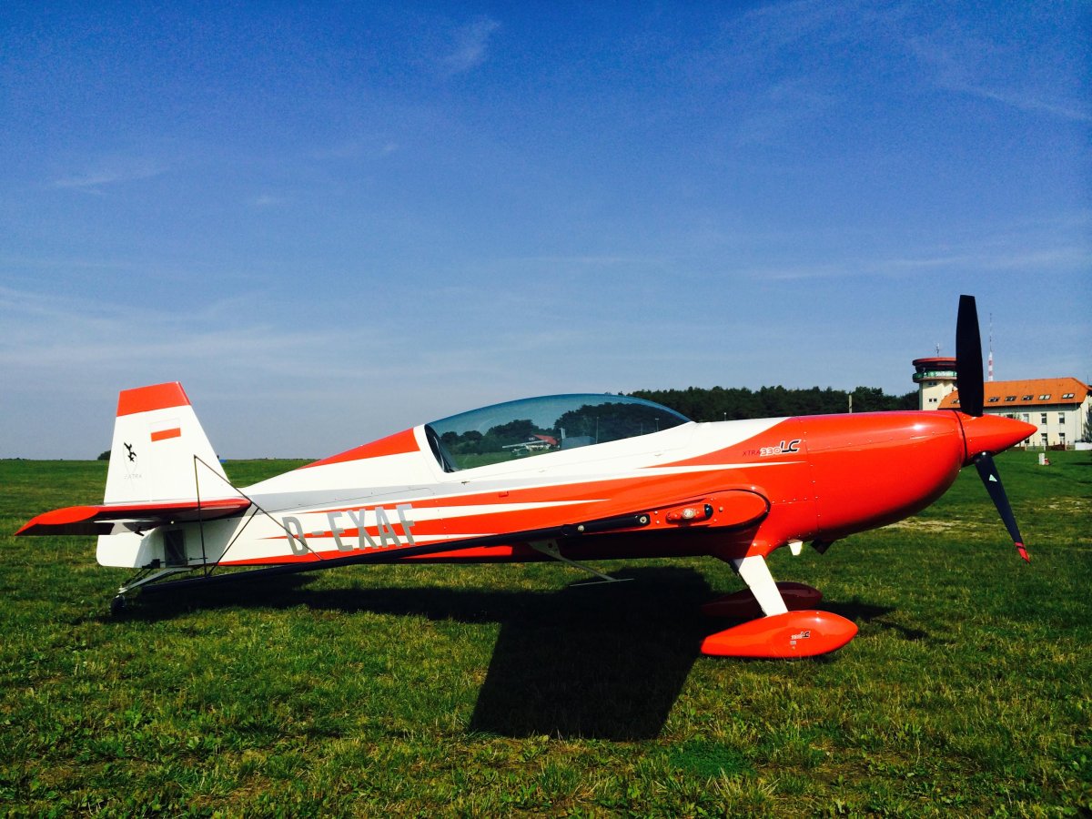 Extra 330 самолет