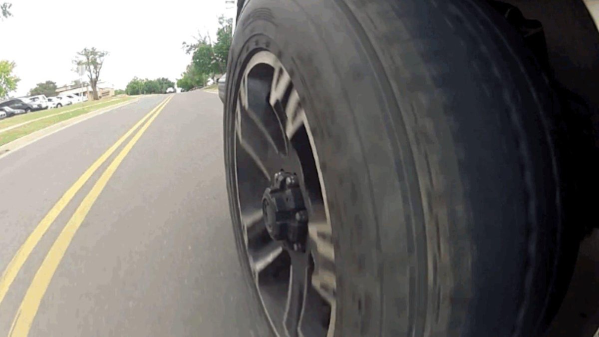 Крутящееся колесо машины