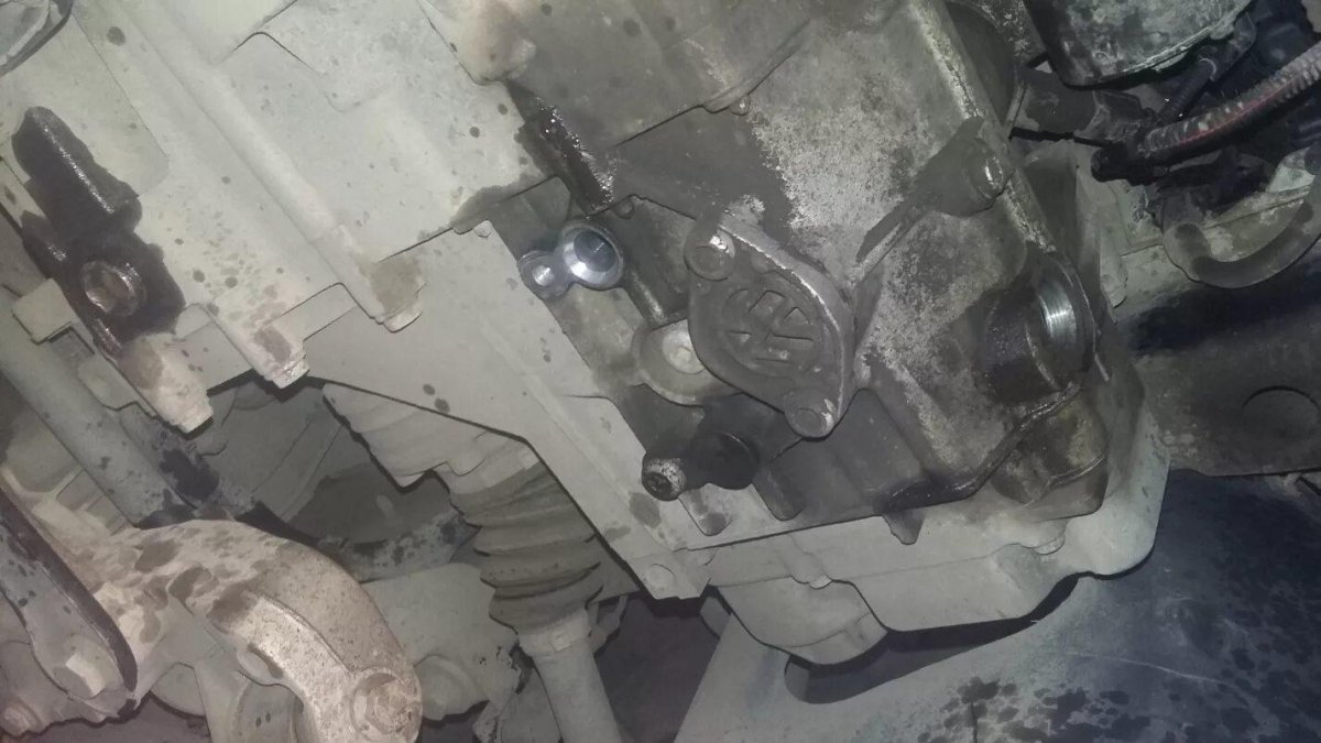 Масло в коробку механика Шкода Октавия 1,4