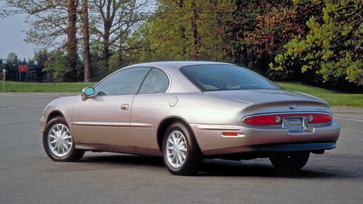 Buick Riviera 1995