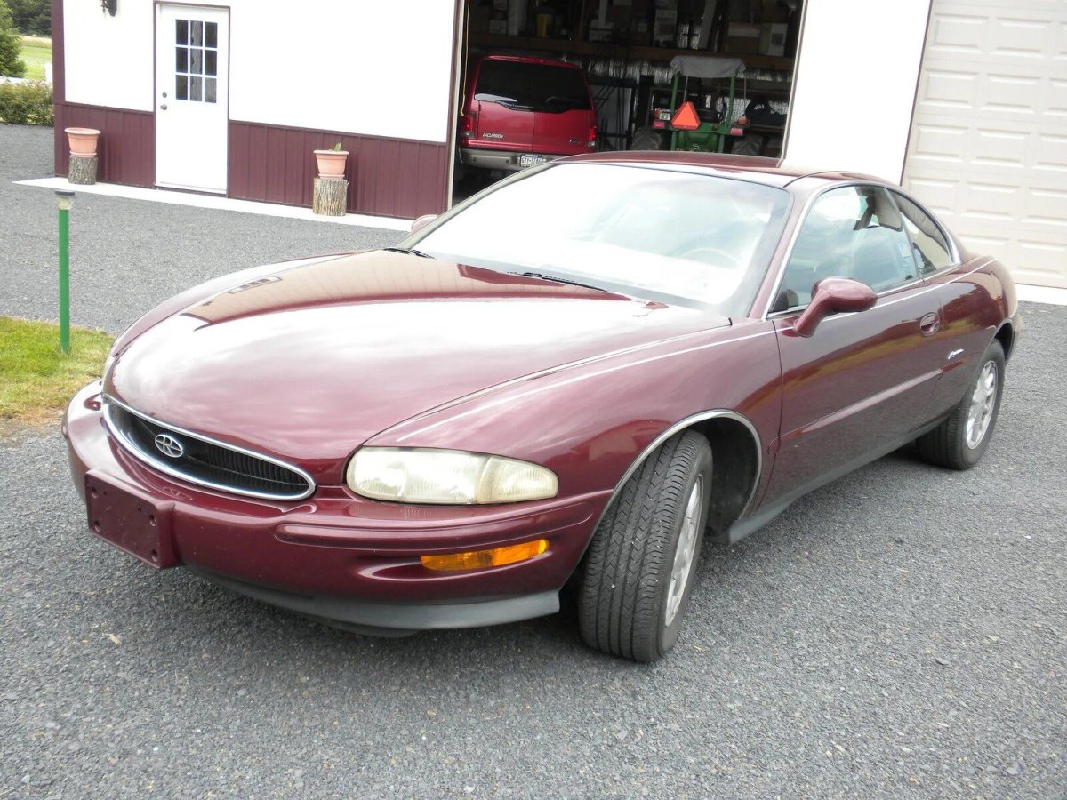 Бьюик Ривьера 1999