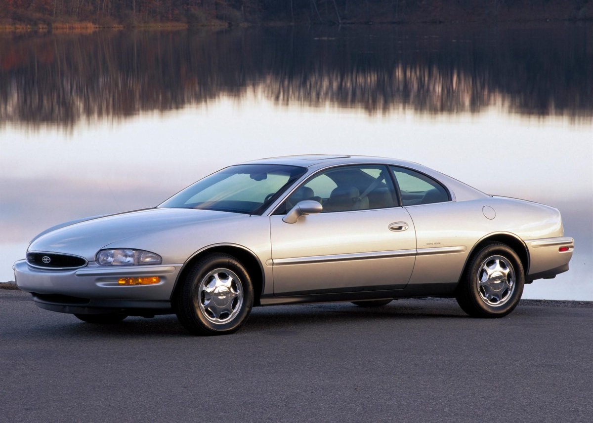 Бьюик Ривьера 1990