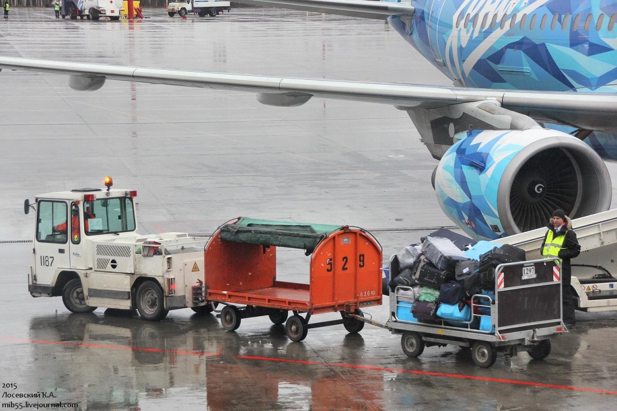 Аэродромный тягач Пулково