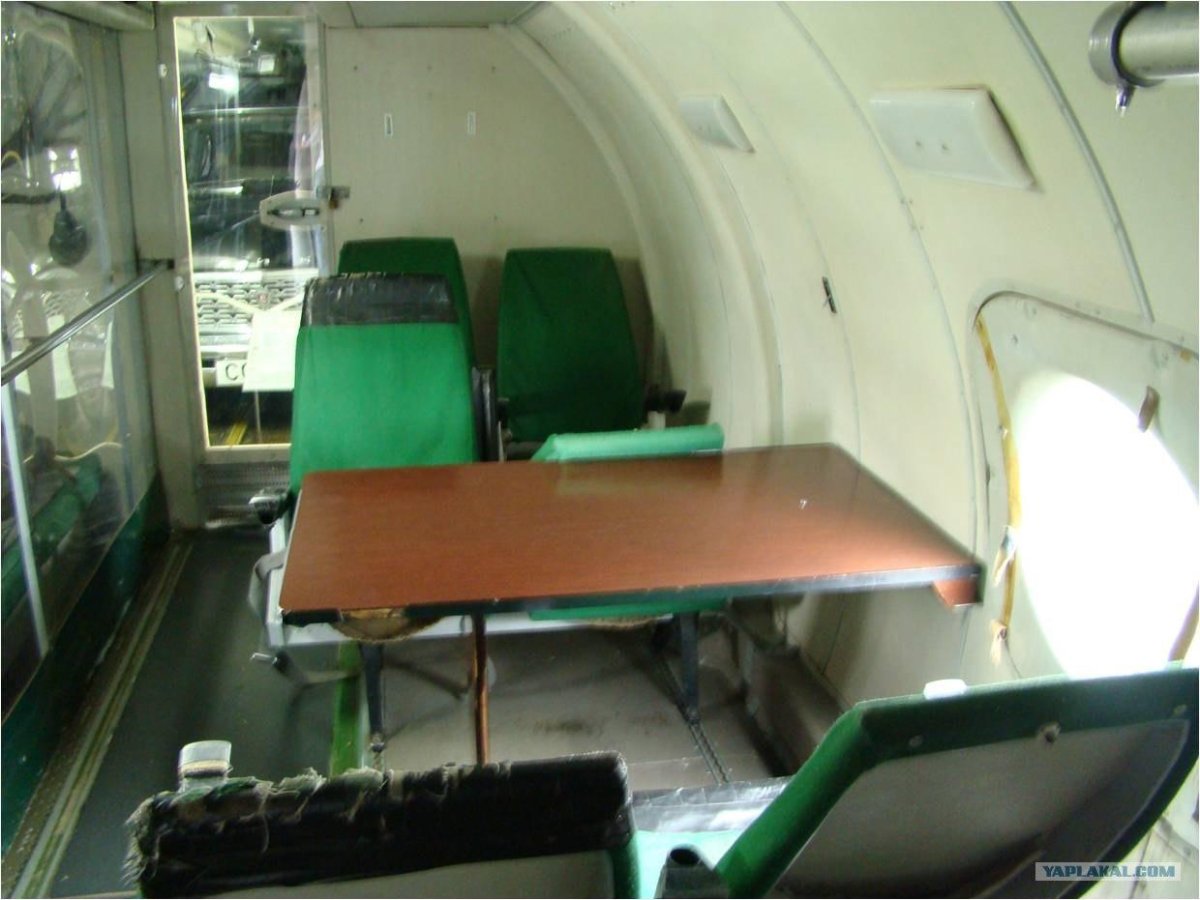 Салон АН-2 внутри трубы вдоль салона