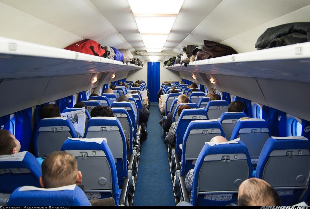 АН-24 пассажирский самолёт салон