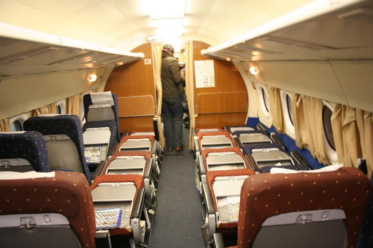 Ту-134 пассажирский самолёт