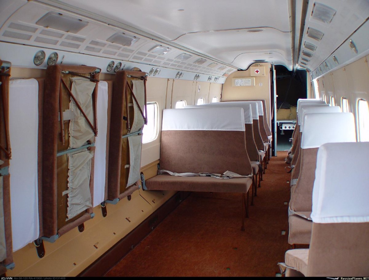 АН-38 АЛРОСА салон
