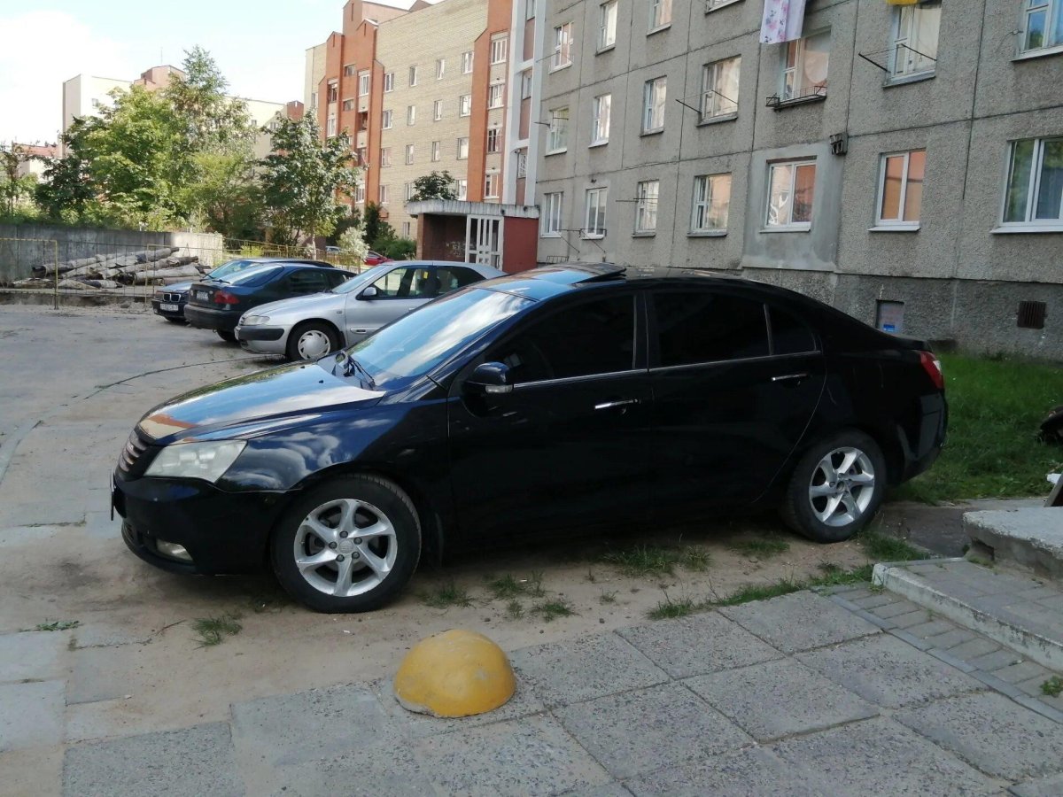 Geely Emgrand ec7 черная тонированная