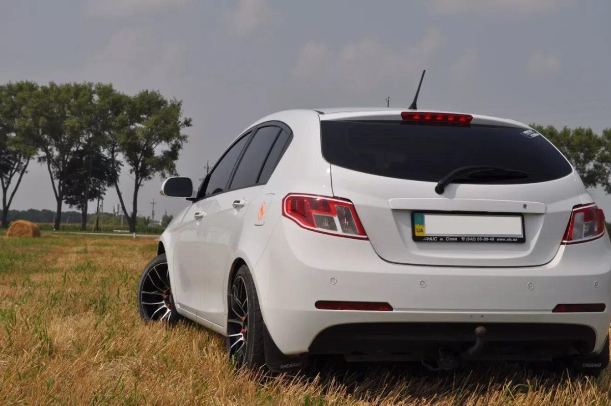 Geely Emgrand ec7 RV